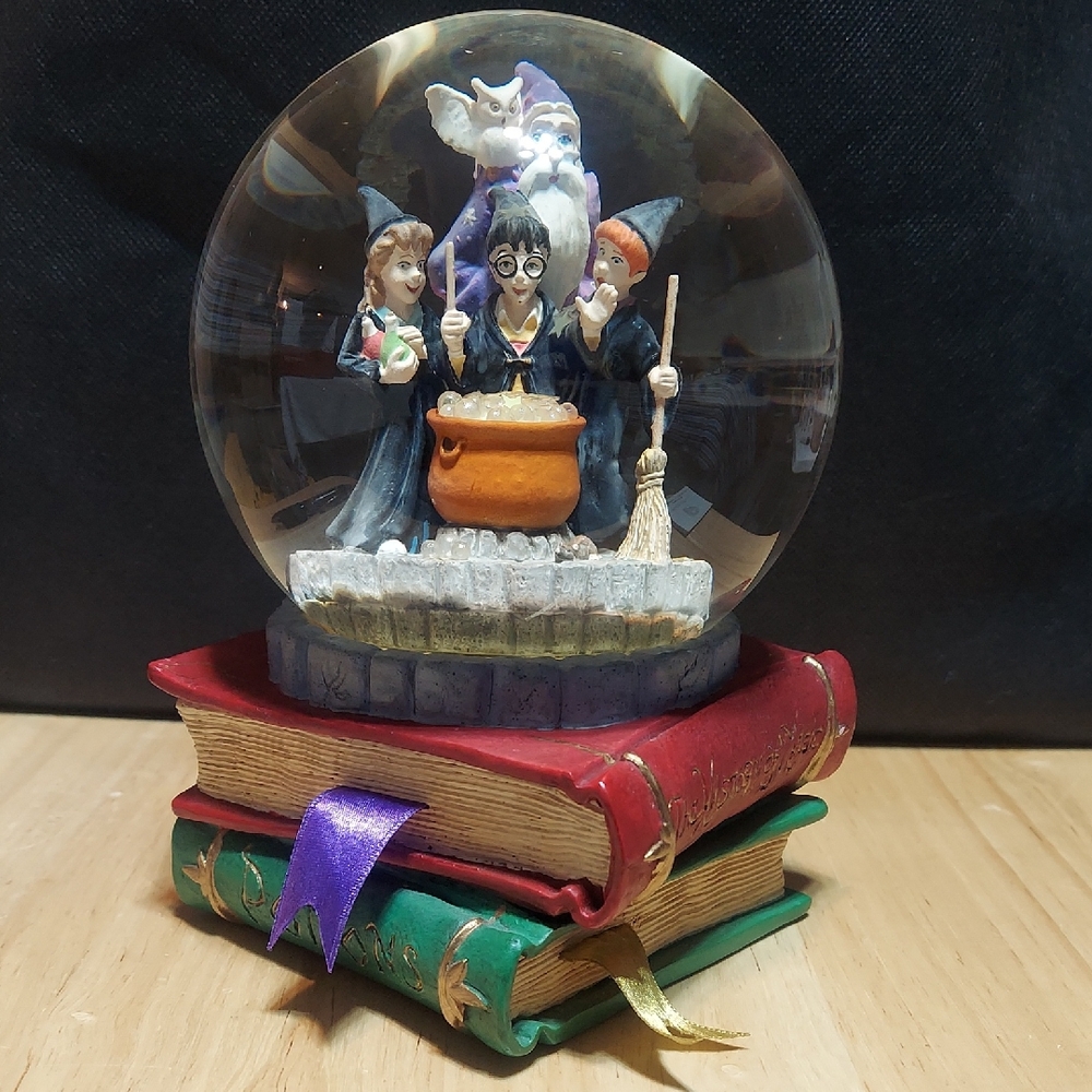 Vintage Harry Potter "History of Magic / Potions Class" Snow Globe - 2000